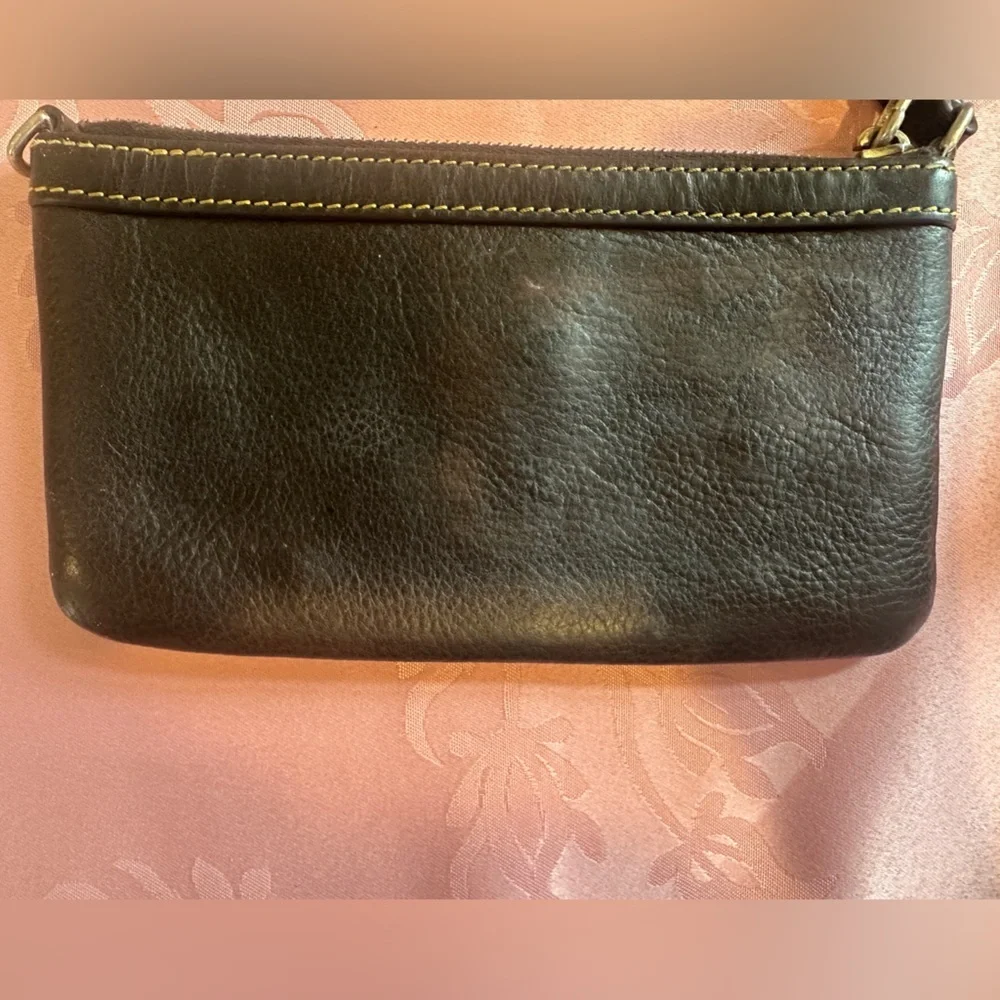 Dooney and Bourke brown leather wristlet - Picture 3 of 9